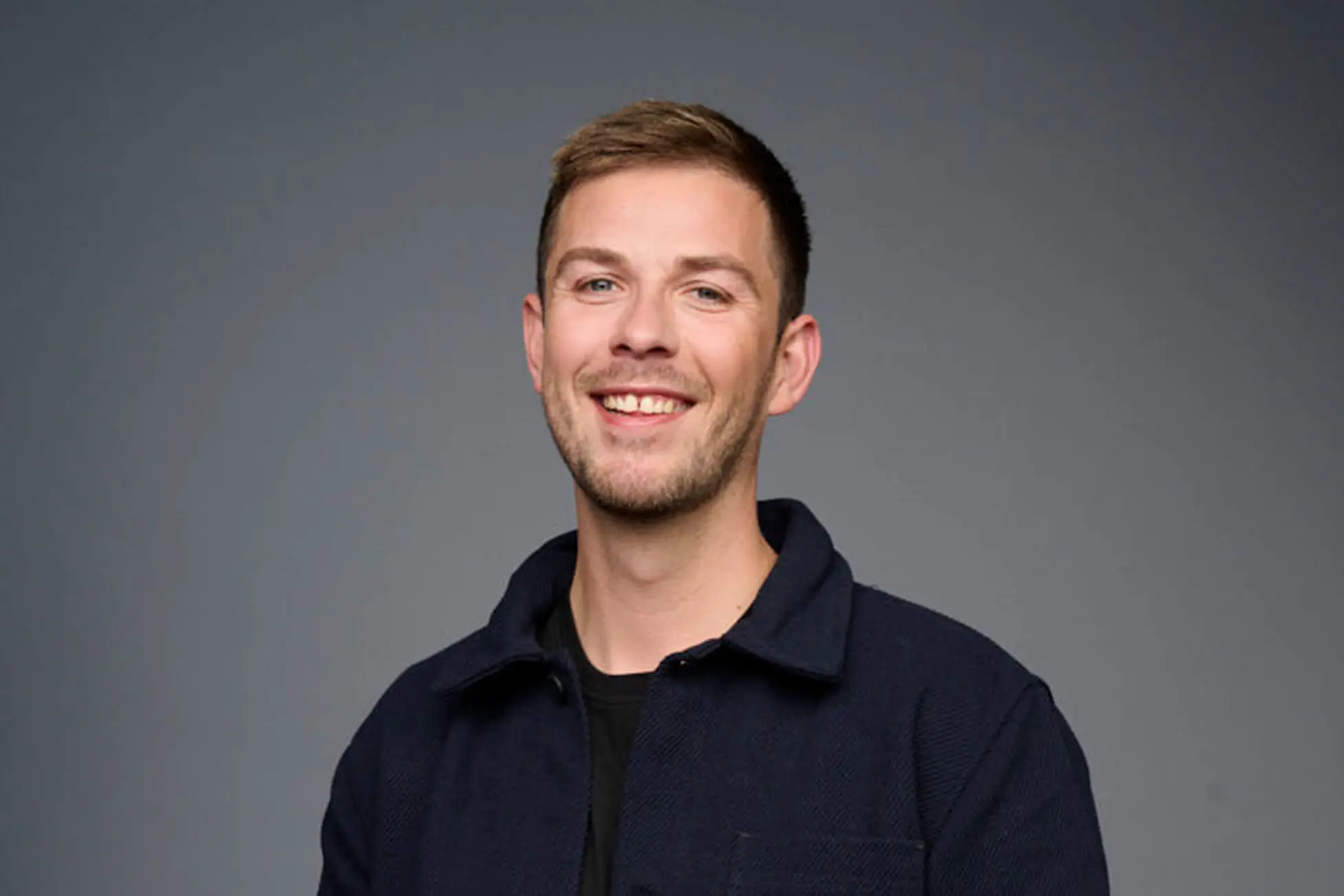 Booking af Oliver Stanescu – Komiker & Håndværker