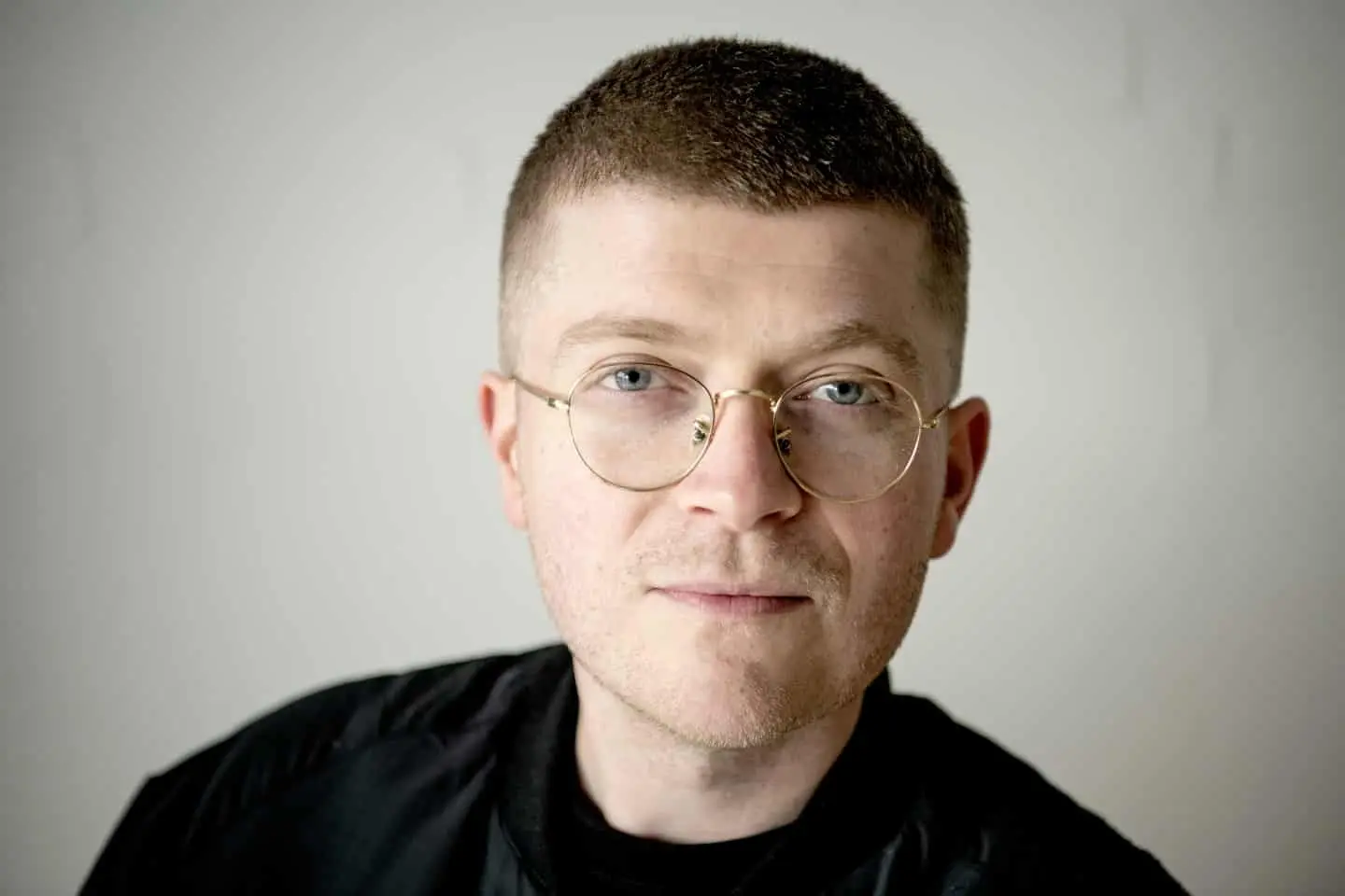 Booking af Rasmus Wallbridge – Komiker & Content Creator
